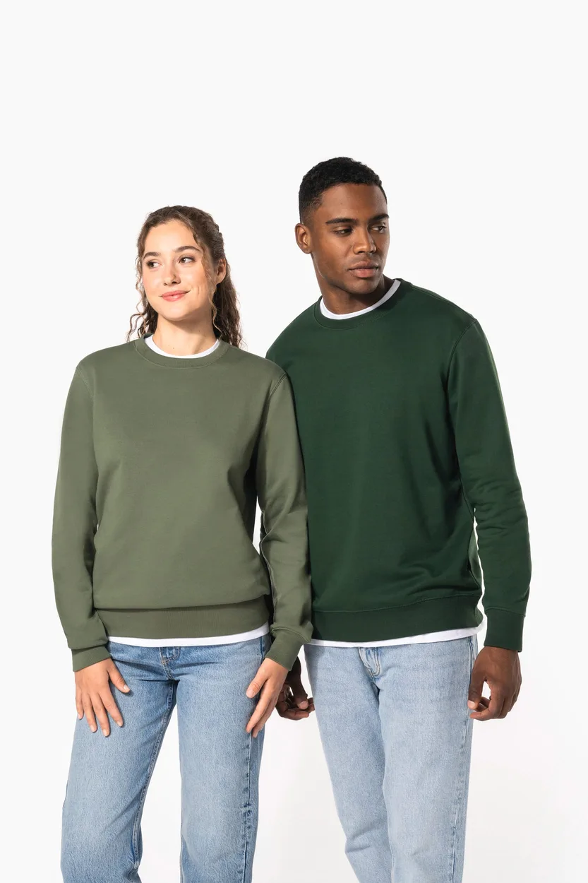 Sweatshirt decote redondo reciclada unissexo - Estamparia Lisboa Sweatshirt decote redondo reciclada unissexo - Estamparia Lisboa